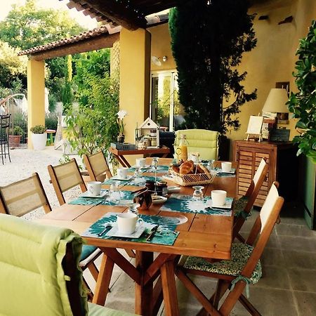 Le Mas Des Pierres Blanches Bed & Breakfast Venasque Exterior photo