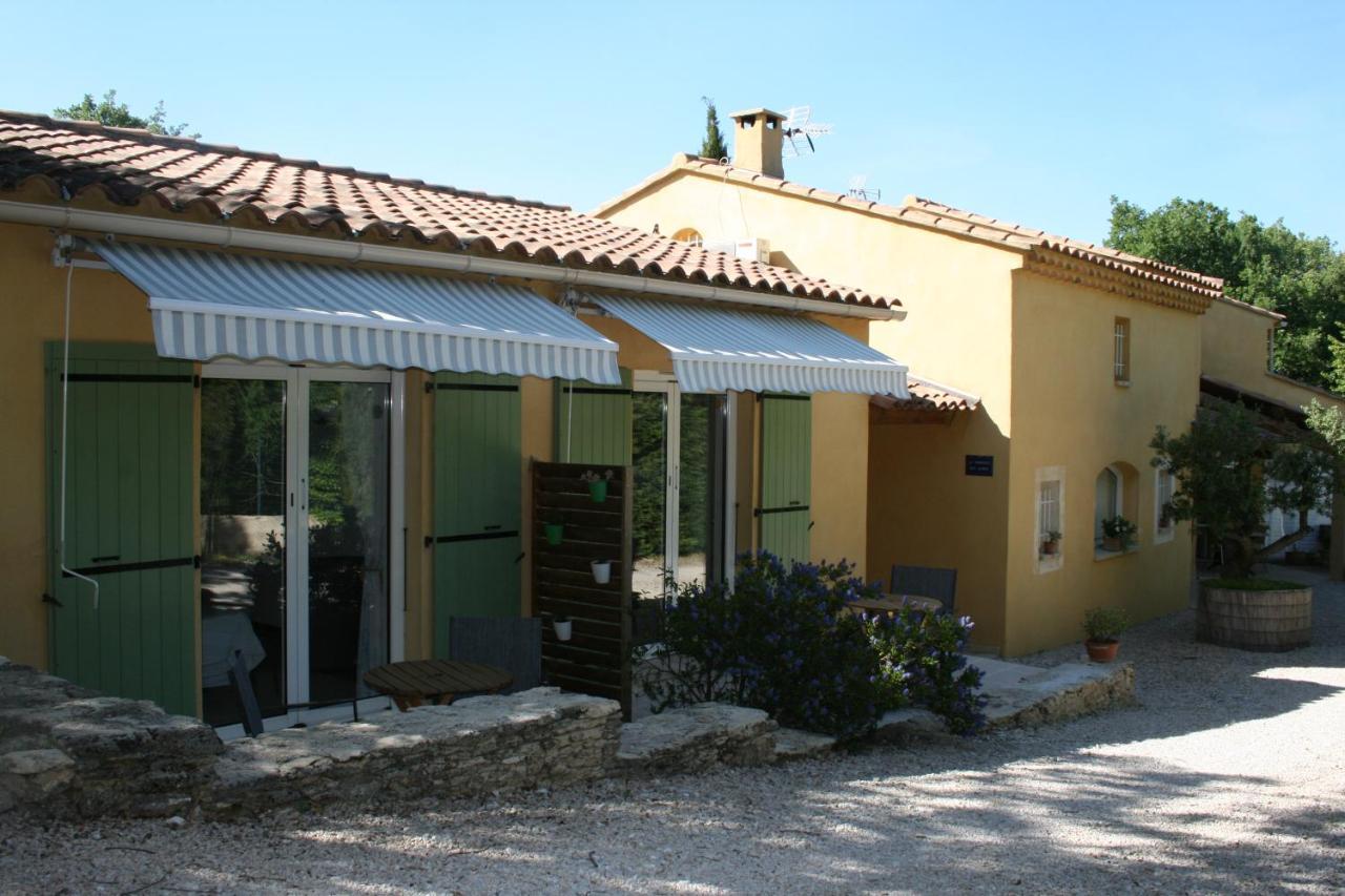 Le Mas Des Pierres Blanches Bed & Breakfast Venasque Exterior photo